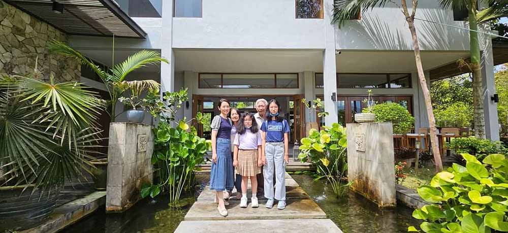 Dr teoh yi ling with her family