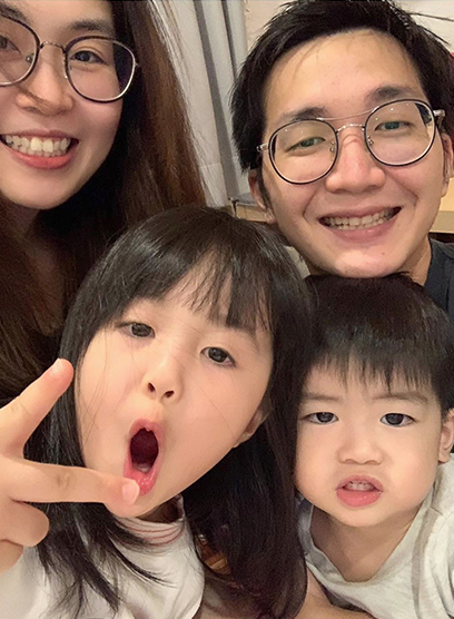 dr wong zhi yi with his family